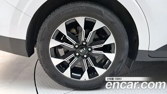 Kia Carnival 2021 — Photo 13/34