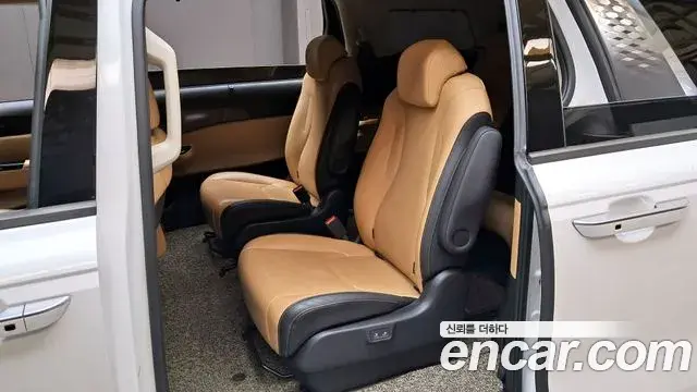 Kia Carnival 2021 — Photo 20/34
