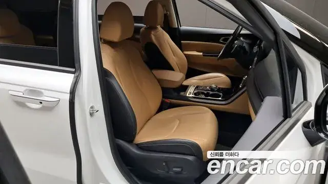 Kia Carnival 2021 — Photo 31/34