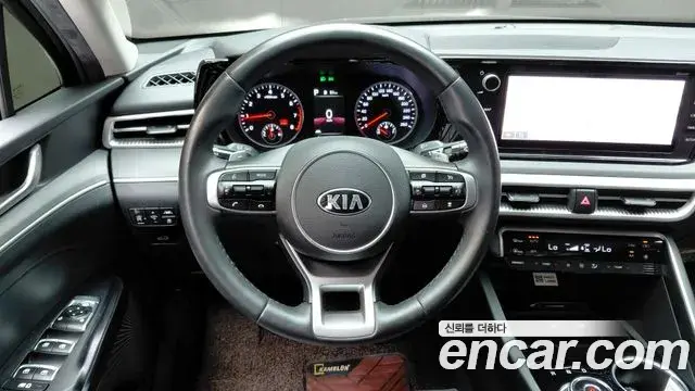 Kia K5 2021 — Photo 10/33