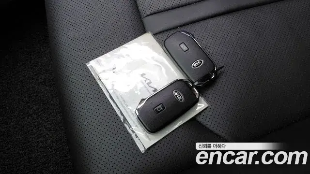 Kia K5 2021 — Photo 11/33