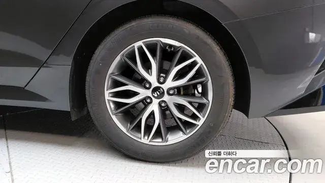 Kia K5 2021 — Photo 29/33