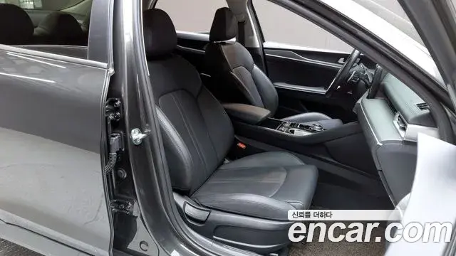 Kia K5 2021 — Photo 12/33