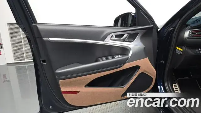 Genesis G70 2019 — Photo 23/37