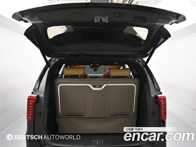 Kia Carnival 2024 — Şəkil 2/20