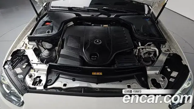 Mercedes-Benz E-Class 2023 — Şəkil 10/37