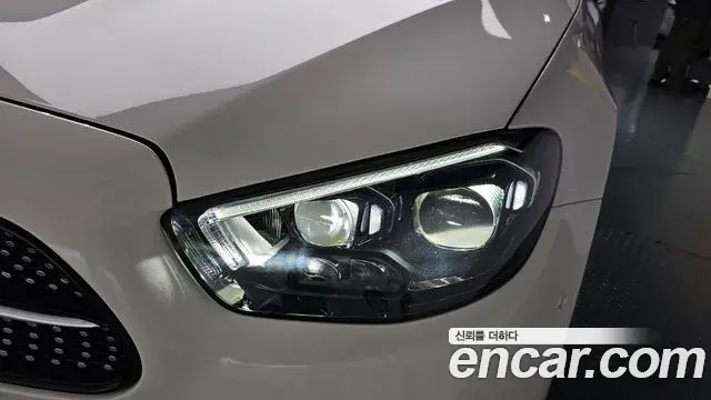 Mercedes-Benz E-Class 2023 — Şəkil 20/37