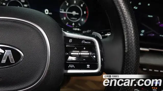 Kia Carnival 2021 — Şəkil 17/20