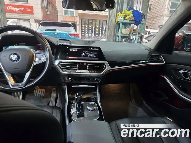 BMW 3 Series 2020 — ფოტო 17/20