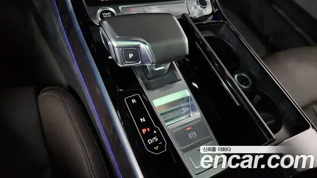Audi A8 2021 — Фото 7/20