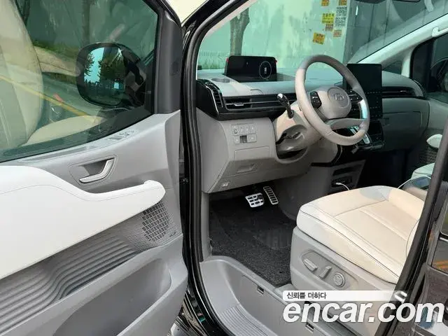 Hyundai Staria 2025 — ფოტო 3/16