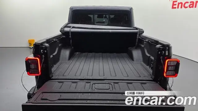 Jeep Gladiator 2021 — Photo 17/30
