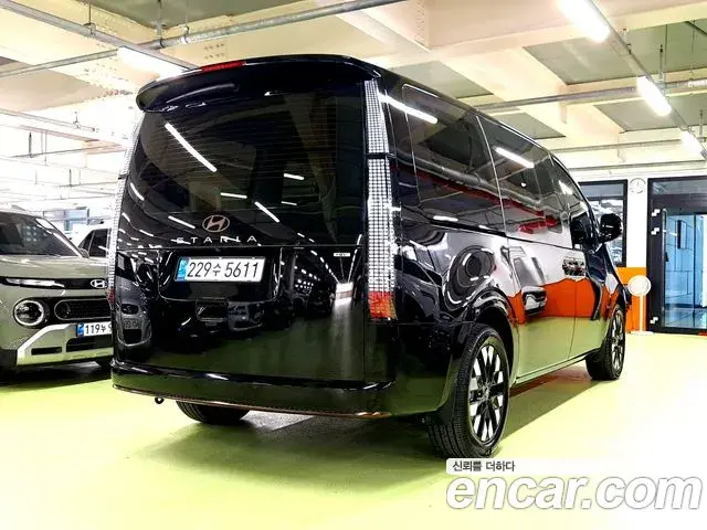 Hyundai Staria 2024 — Фото 1/20