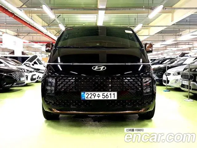 Hyundai Staria 2024 — Фото 2/20