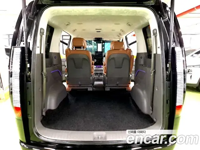Hyundai Staria 2024 — Фото 19/20