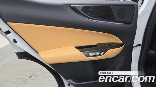 Lexus NX350h 2024 — Photo 14/31