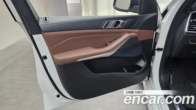 BMW X5 2021 — Photo 14/32
