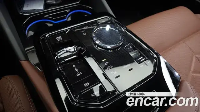 BMW 5 Series 2025 — Photo 13/31