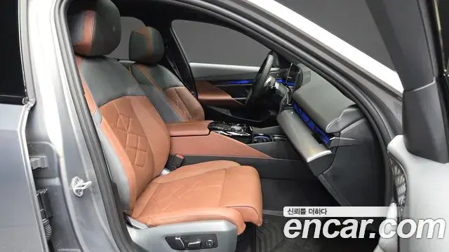 BMW 5 Series 2025 — Photo 11/31
