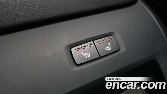 Volvo XC60 2021 — ფოტო 21/31