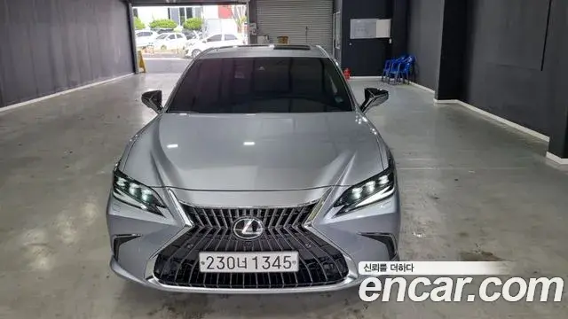 Lexus ES300h 2023 — Şəkil 3/17
