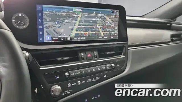Lexus ES300h 2023 — Şəkil 6/17