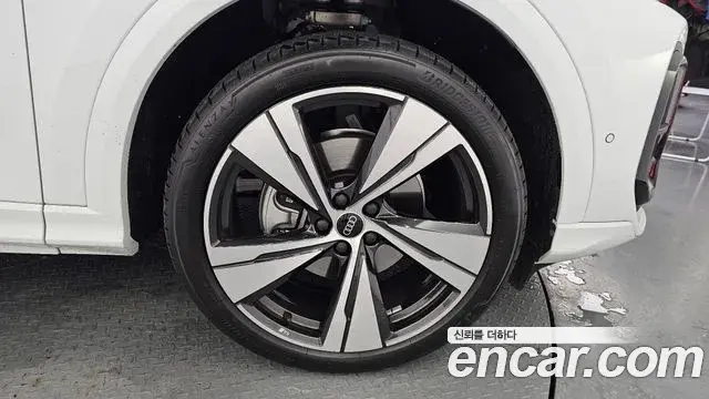 Audi Q5 2025 — ფოტო 5/20