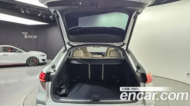 Audi Q5 2025 — ფოტო 8/20
