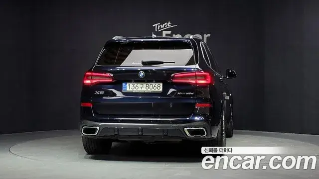 BMW X5 2021 — Photo 33/35
