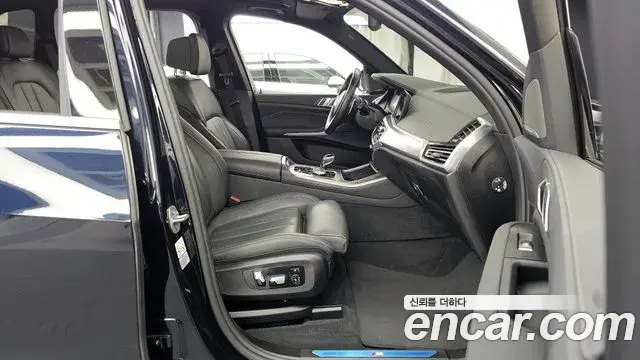 BMW X5 2021 — Photo 32/35