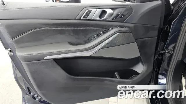 BMW X5 2021 — Photo 16/35