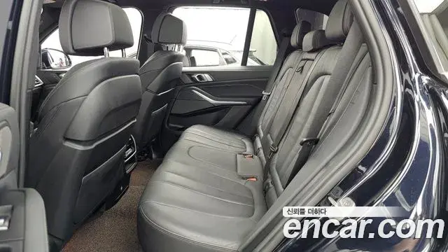 BMW X5 2021 — Photo 23/35