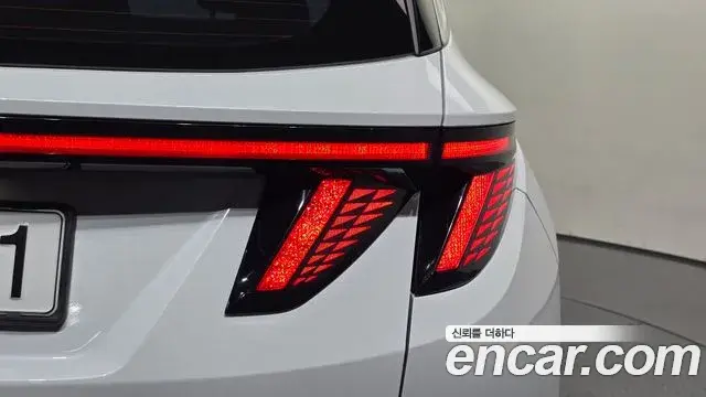 Hyundai Tucson Hybrid 2023 — Şəkil 29/32