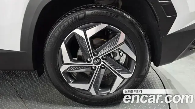 Hyundai Tucson Hybrid 2022 — ფოტო 4/30