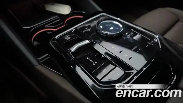 BMW 5 Series 2025 — Photo 9/20