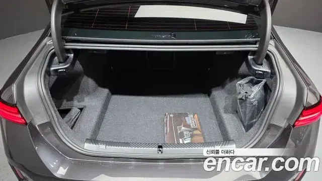 BMW 5 Series 2025 — Photo 18/20