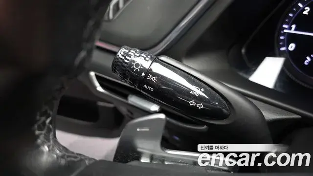 Hyundai Sonata Hybrid 2022 — Photo 13/31