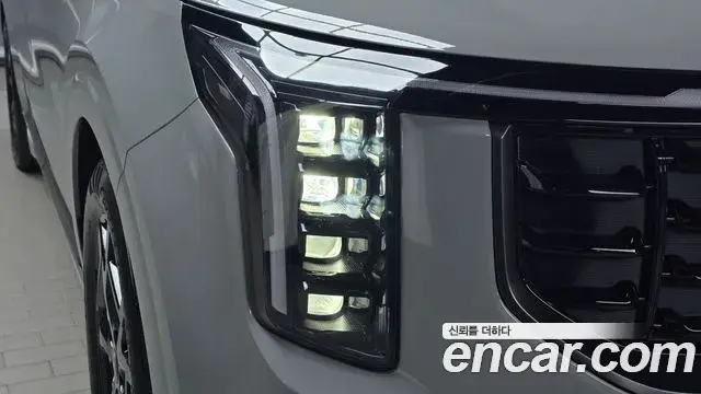 Kia Carnival 2024 — Photo 28/35