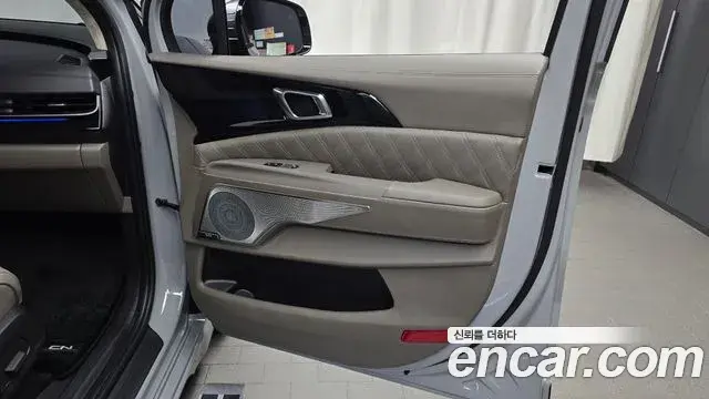 Kia Carnival 2024 — Photo 5/35