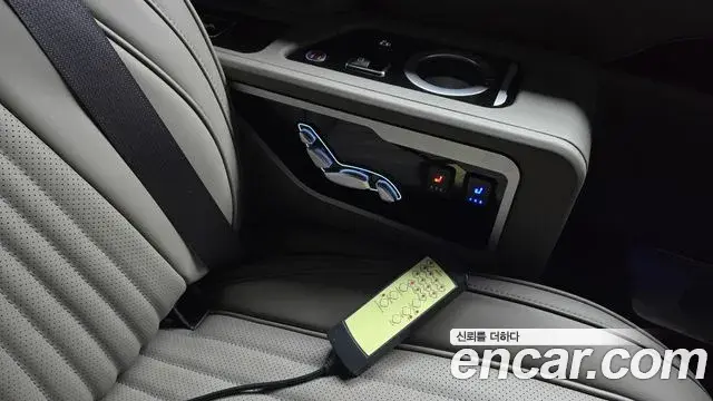 Kia Carnival 2024 — Photo 34/35