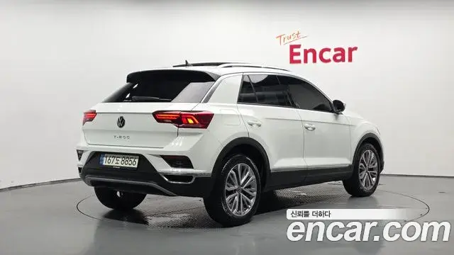 Volkswagen T-Roc 2021 — ფოტო 9/30