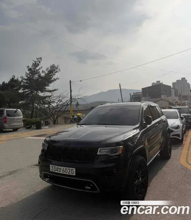 Jeep Grand Cherokee 2020 — ფოტო 4/9