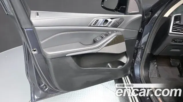 BMW X5 2022 — Photo 30/34