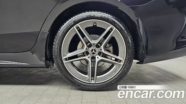 Mercedes-Benz CLS-Class 2022 — Photo 9/31