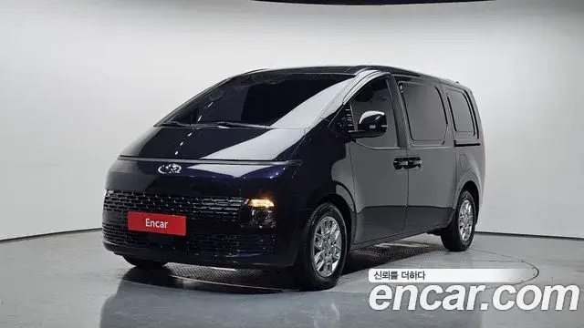 Hyundai Staria 2023 — ფოტო 19/32