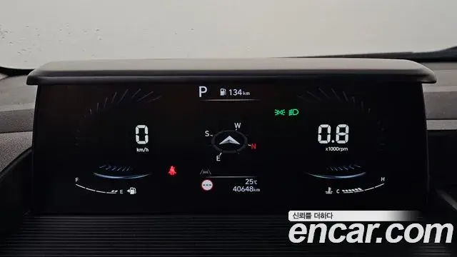 Hyundai Staria 2023 — ფოტო 25/32