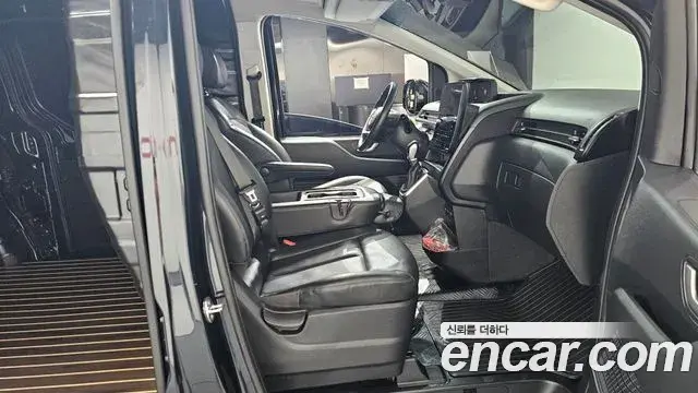 Hyundai Staria 2023 — ფოტო 32/32