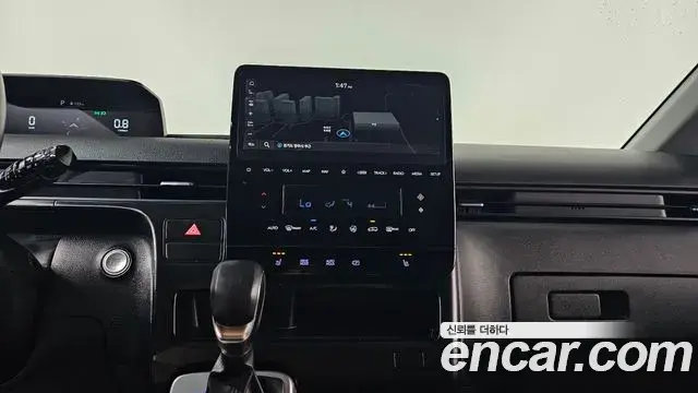 Hyundai Staria 2023 — ფოტო 29/32