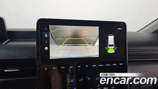 Hyundai Staria 2023 — ფოტო 18/32