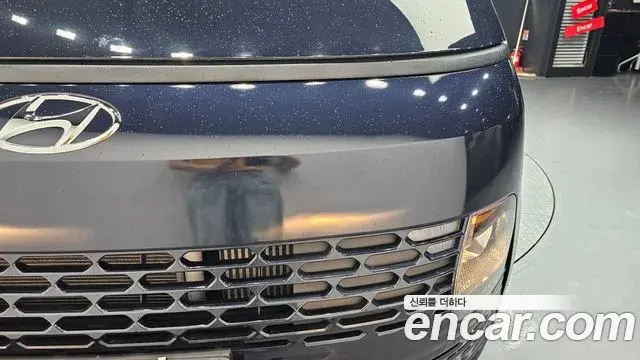 Hyundai Staria 2023 — ფოტო 27/32